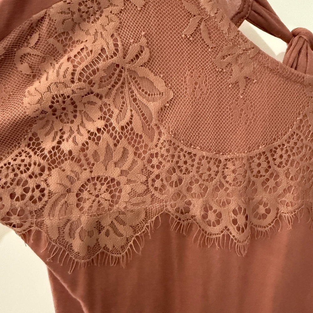 NWT Daytrip Dusty Rose Lace Yoke Long Sleeve Twist Hem Top Small Festival Sexy - Picture 3 of 6